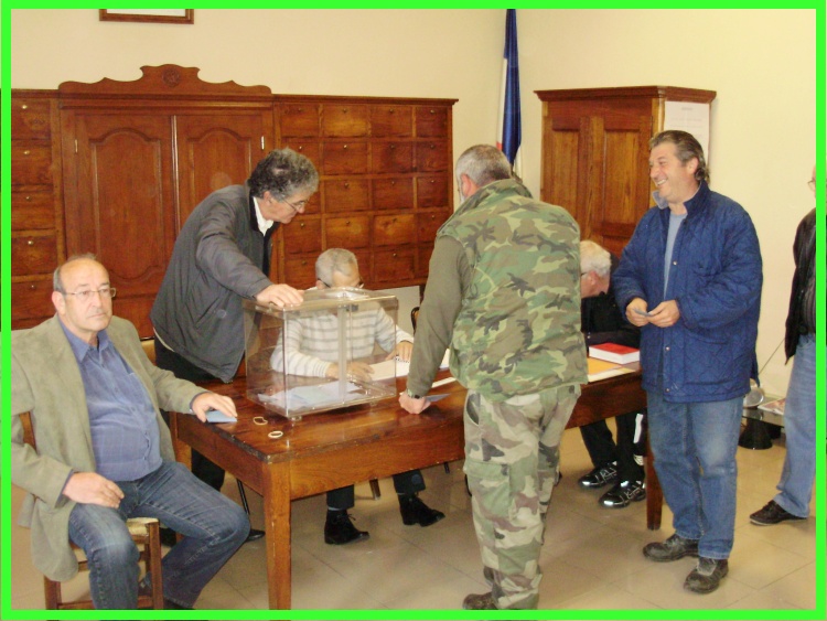 2012-04-22_08h35-00_JGuy_Ferdi_Batti_elections_presidentielles.jpg